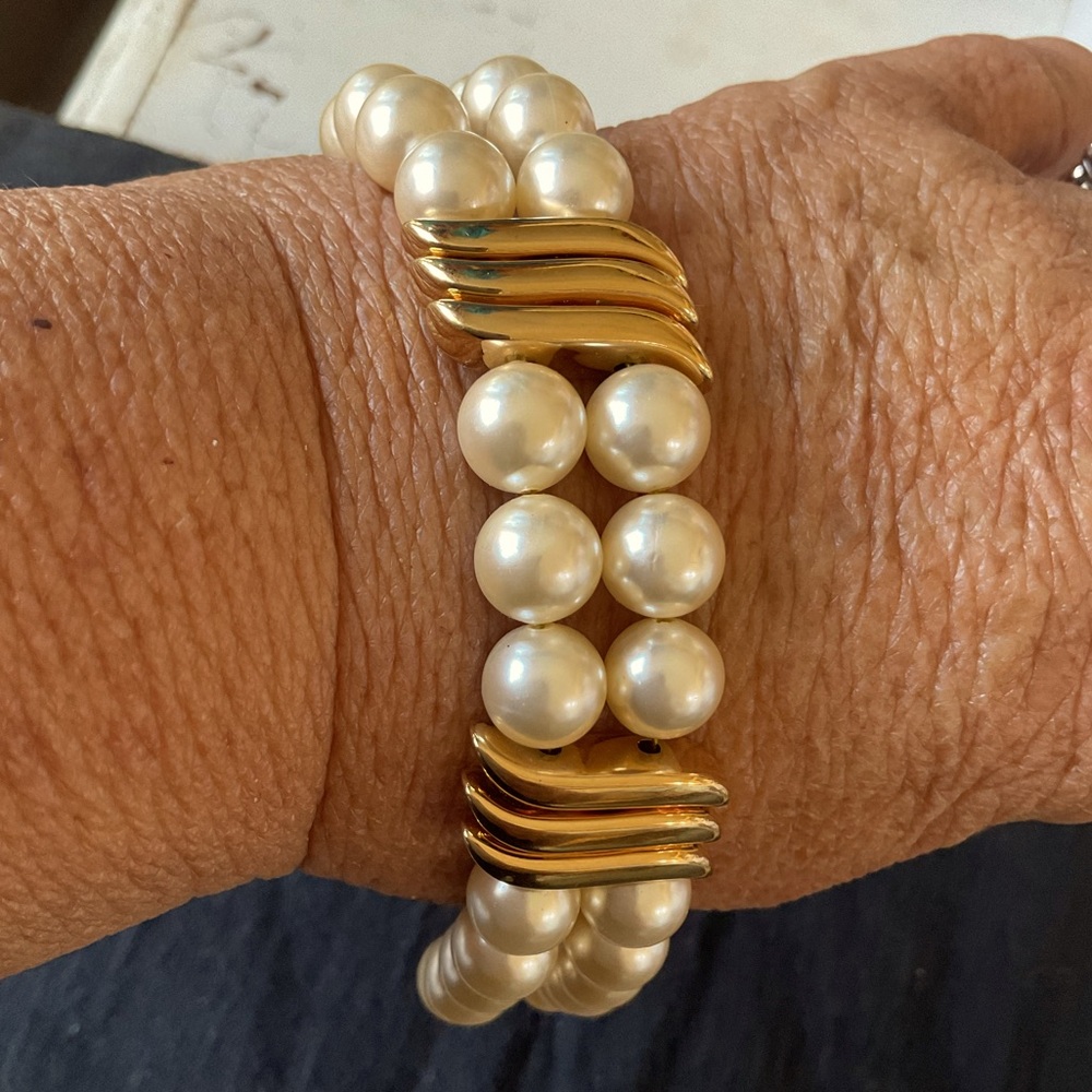 Vintage Napier Faux Pearl and Goldtone Separators Bracelet